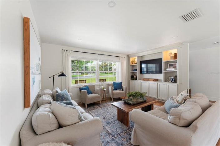Image No.51-5 Bed House for sale