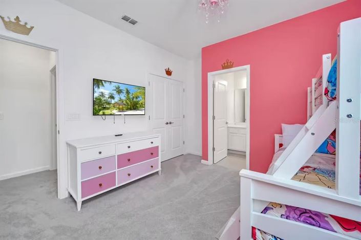 Image No.17-15 Bed House for sale
