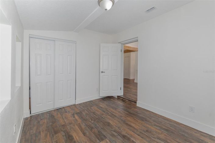 Image No.15-4 Bed House for sale