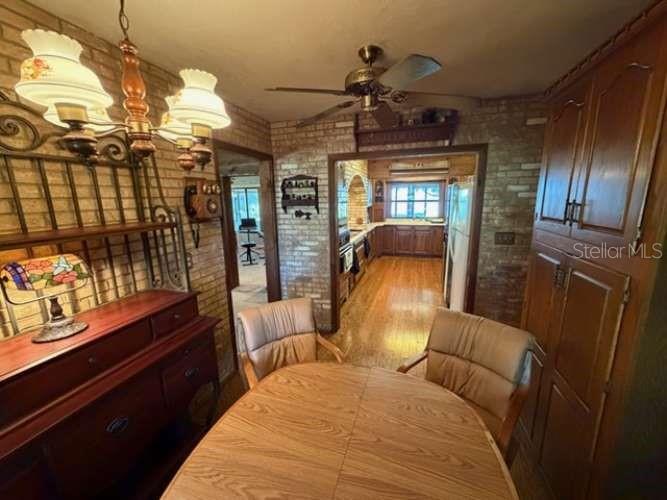 Image No.19-4 Bed House for sale