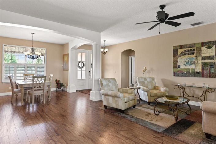 Image No.6-4 Bed House for sale