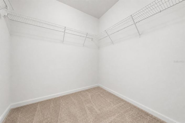 Image No.19-4 Bed Townhouse for sale