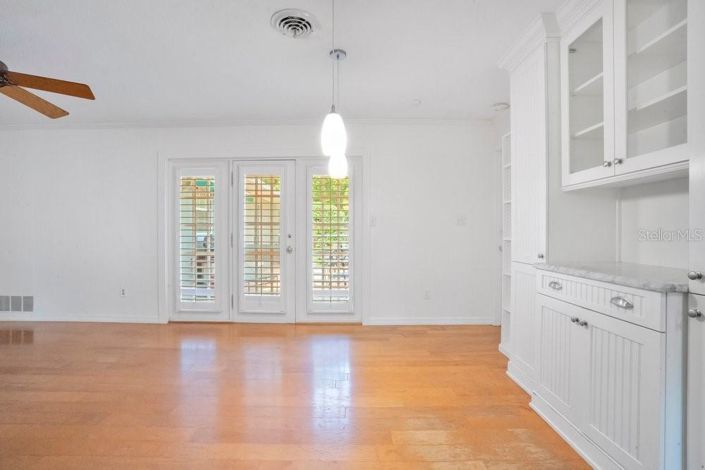 Image No.14-4 Bed House for sale