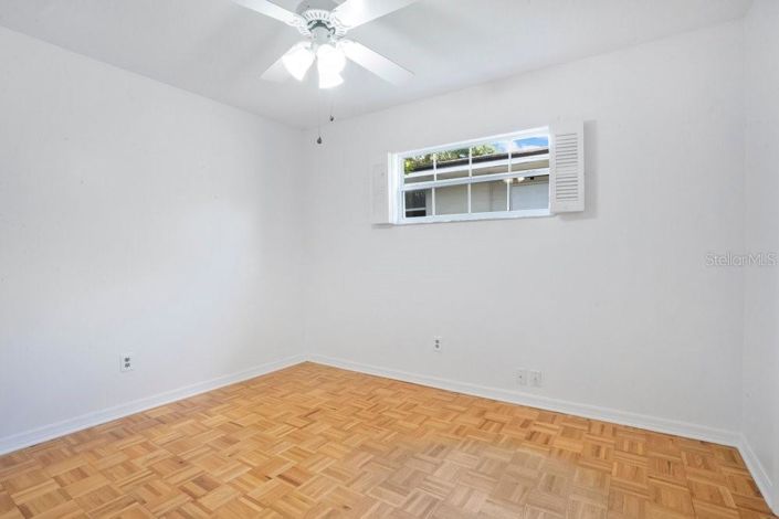 Image No.27-4 Bed House for sale