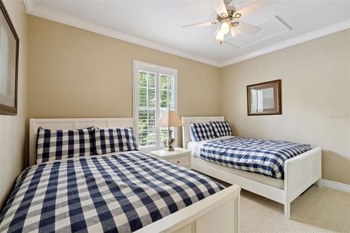 Image No.30-5 Bed House for sale
