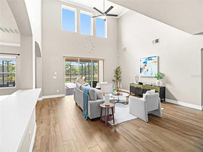 Image No.7-5 Bed House for sale