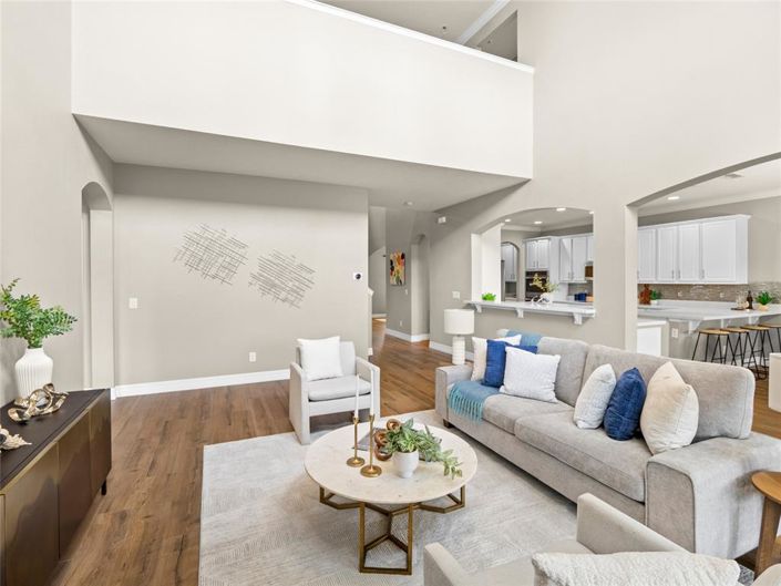 Image No.8-5 Bed House for sale