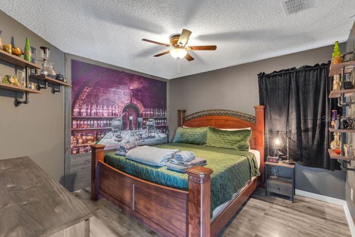 Image No.30-7 Bed House for sale