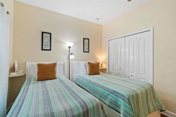 Image No.14-5 Bed Townhouse for sale