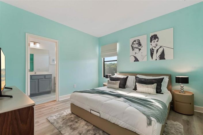 Image No.18-15 Bed House for sale