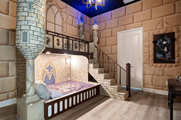 Image No.3-15 Bed House for sale