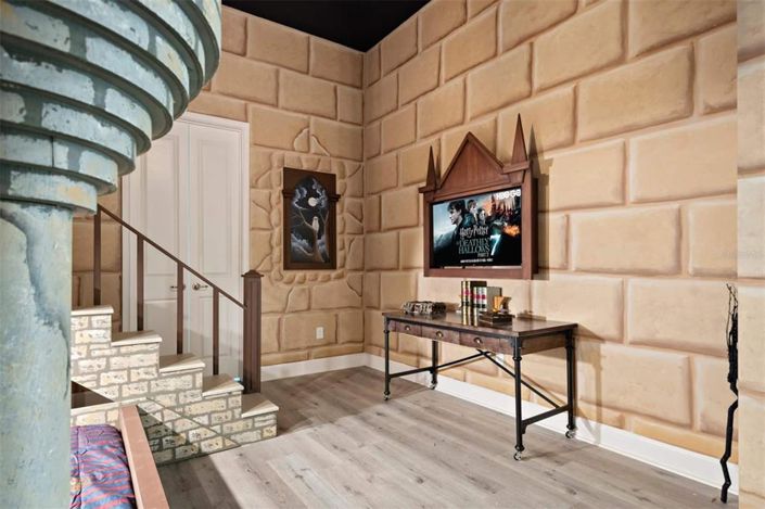 Image No.37-15 Bed House for sale