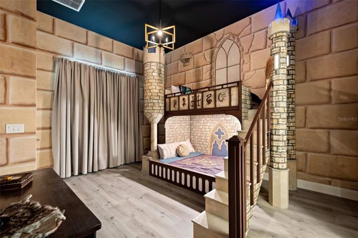 Image No.39-15 Bed House for sale