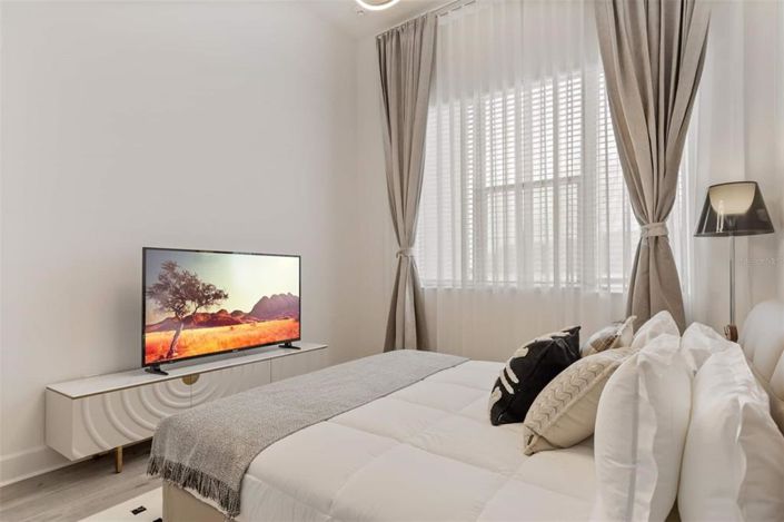 Image No.51-15 Bed House for sale