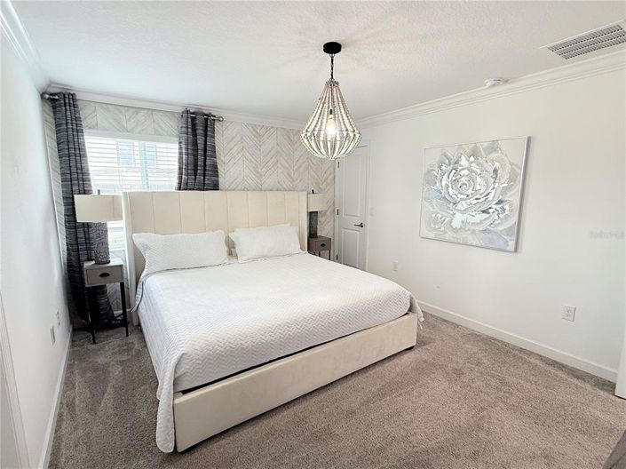 Image No.18-5 Bed Townhouse for sale