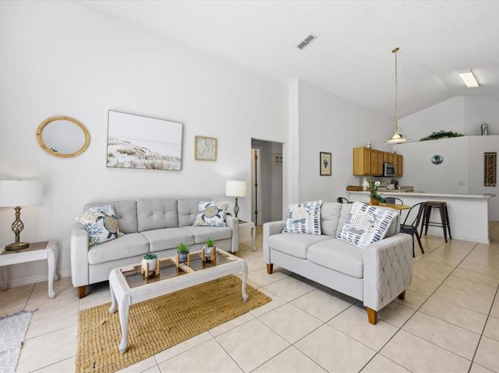 Image No.17-4 Bed House for sale