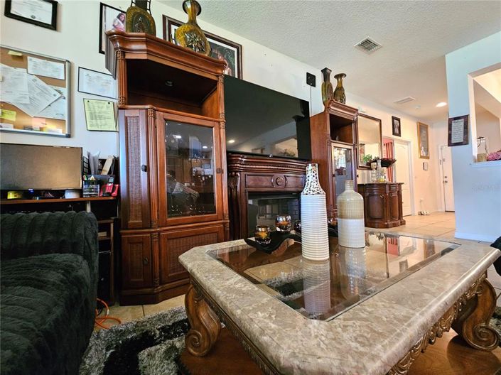 Image No.18-4 Bed House for sale