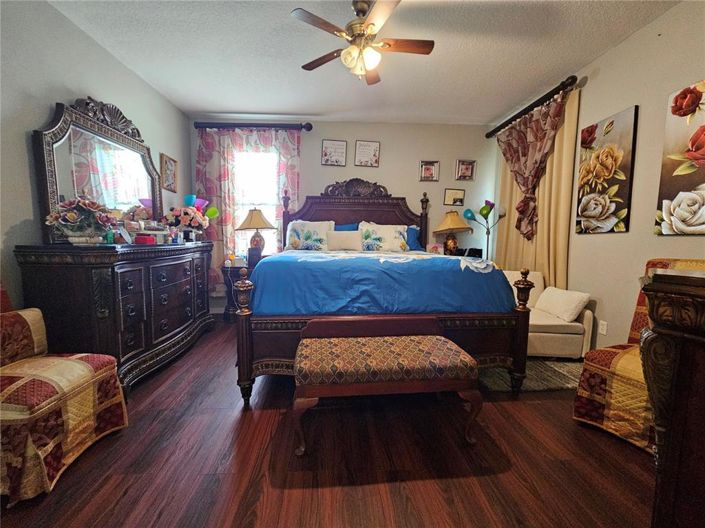 Image No.33-4 Bed House for sale