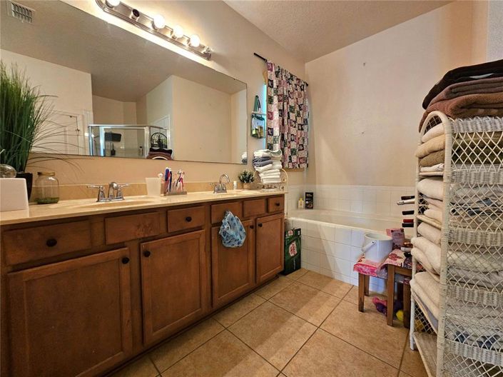 Image No.39-4 Bed House for sale