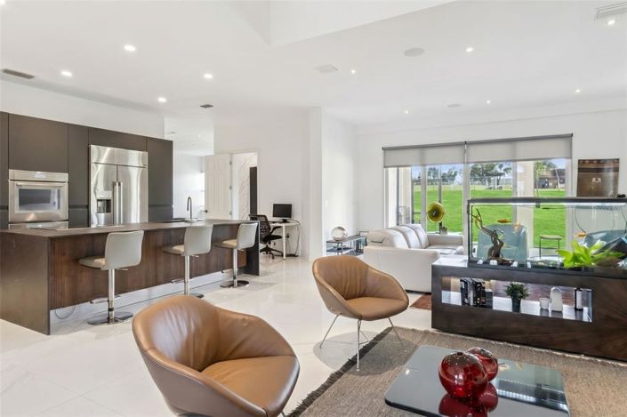 Image No.13-5 Bed House for sale