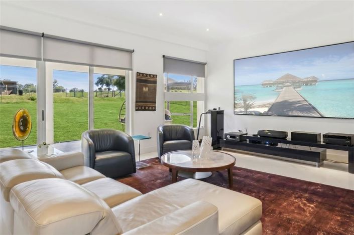 Image No.9-5 Bed House for sale