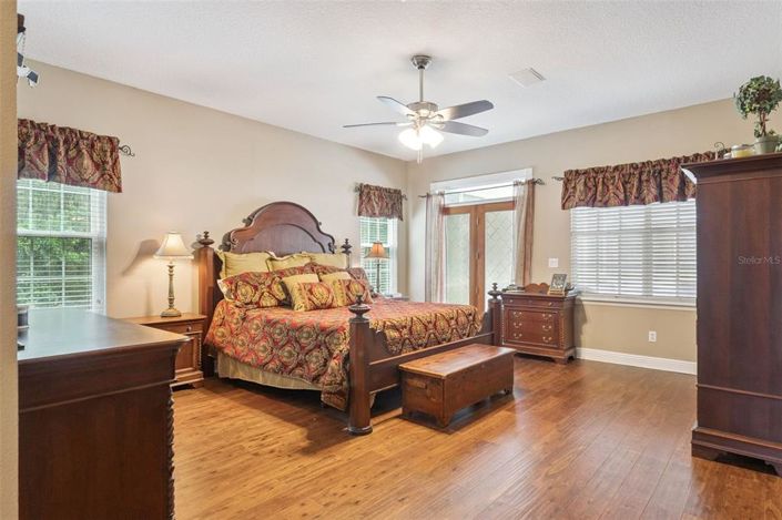 Image No.19-4 Bed House for sale