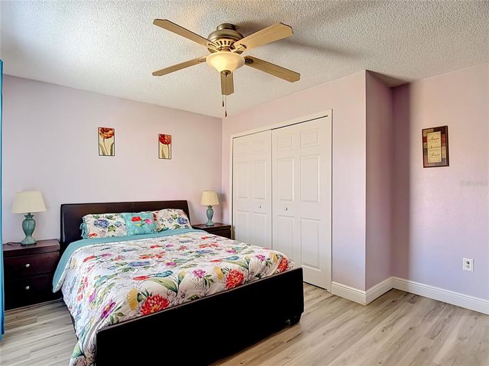 Image No.28-4 Bed House for sale