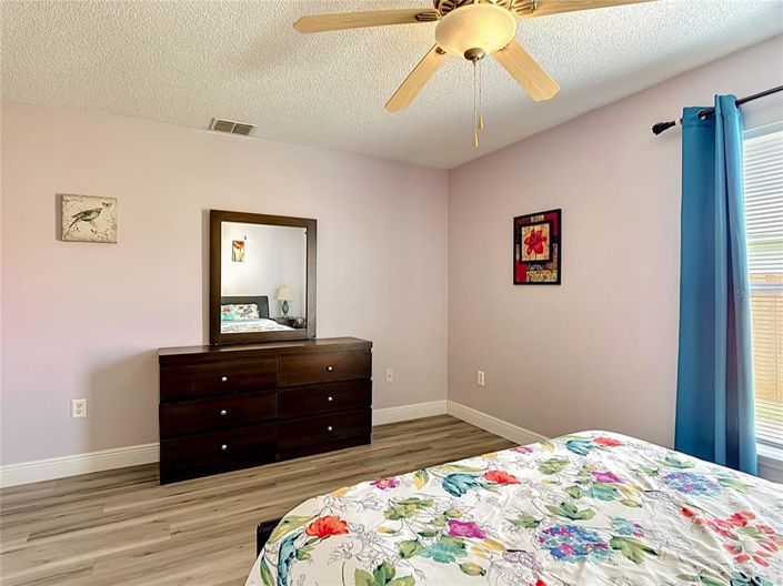 Image No.30-4 Bed House for sale