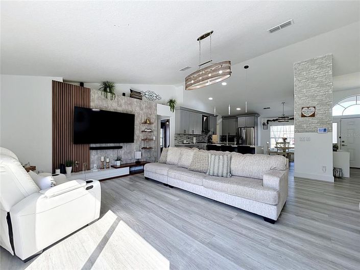 Image No.9-4 Bed House for sale