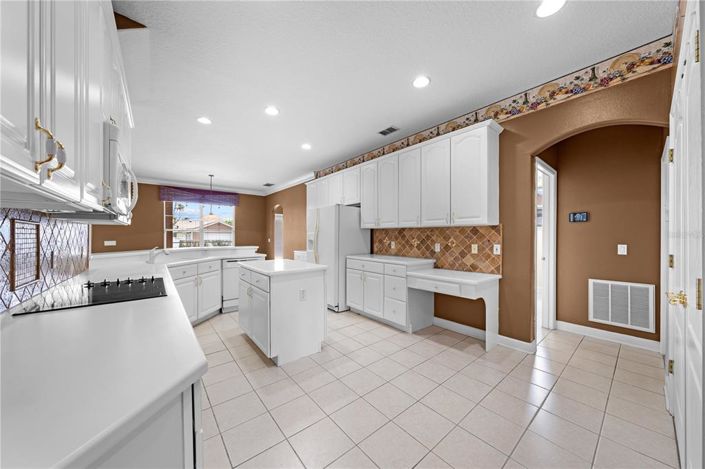 Image No.16-5 Bed House for sale