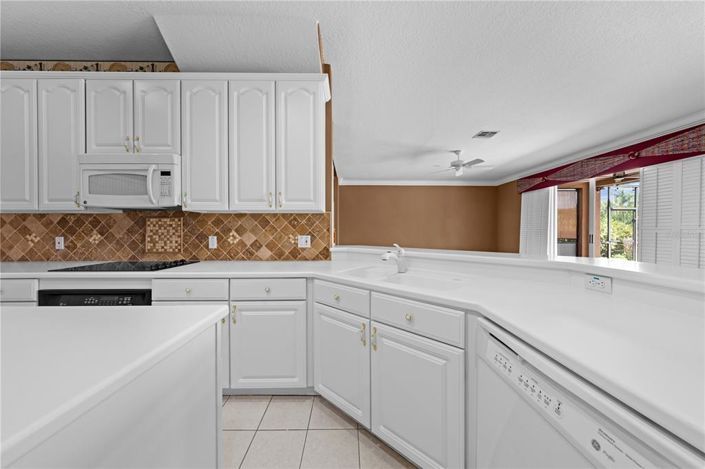 Image No.19-5 Bed House for sale