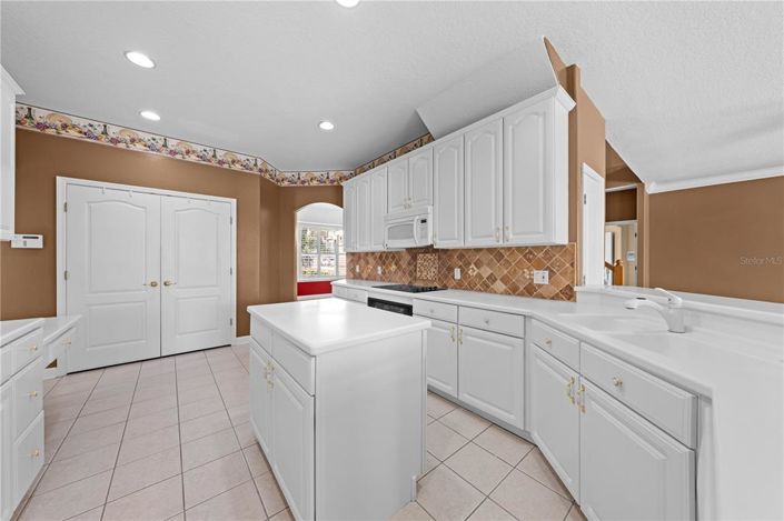 Image No.20-5 Bed House for sale