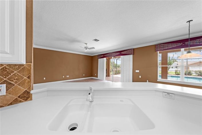 Image No.21-5 Bed House for sale