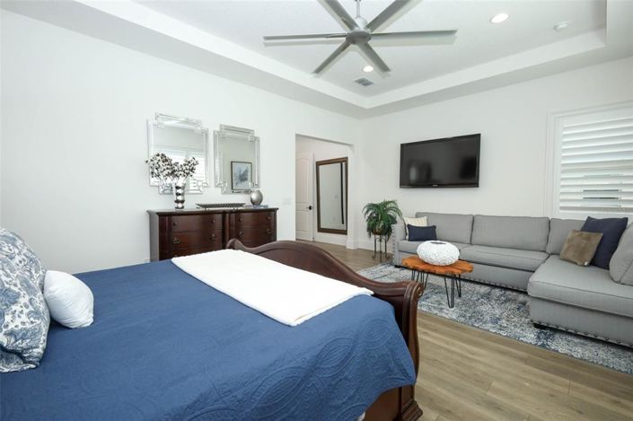 Image No.24-5 Bed House for sale