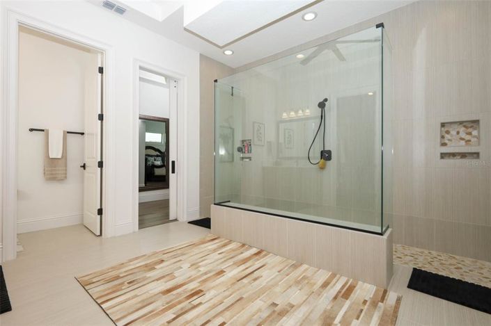 Image No.26-5 Bed House for sale
