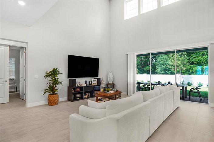 Image No.23-5 Bed House for sale