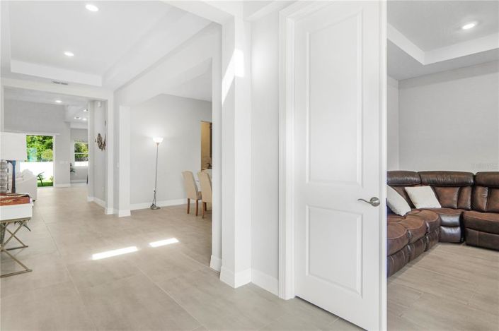 Image No.4-5 Bed House for sale