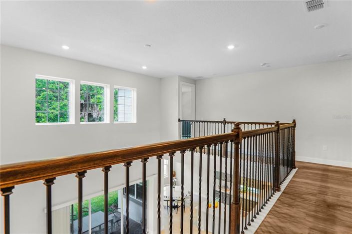 Image No.42-5 Bed House for sale