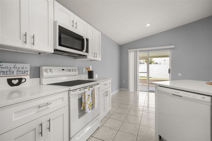 Image No.10-3 Bed House for sale