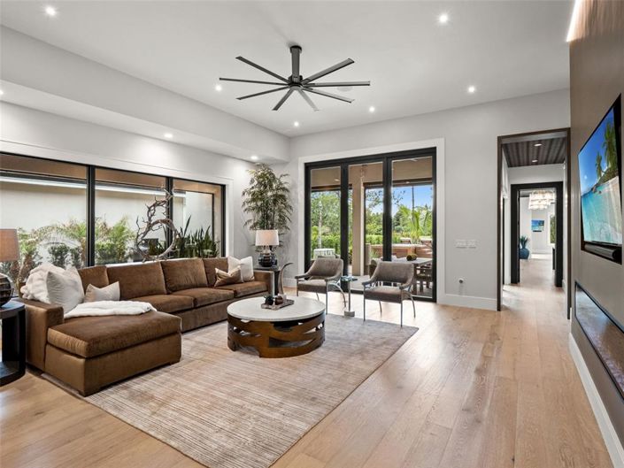 Image No.24-4 Bed House for sale