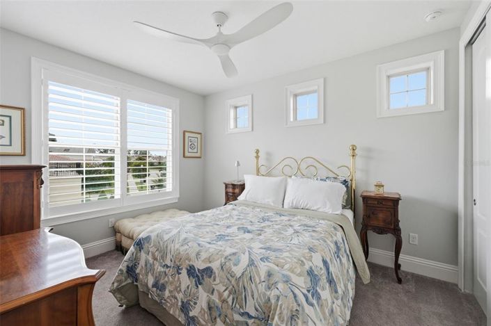 Image No.40-5 Bed House for sale