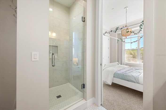Image No.29-6 Bed House for sale