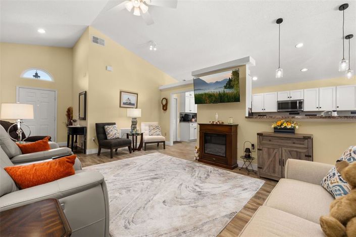 Image No.7-4 Bed House for sale