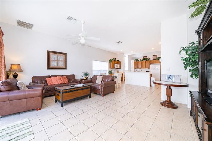 Image No.18-5 Bed House for sale