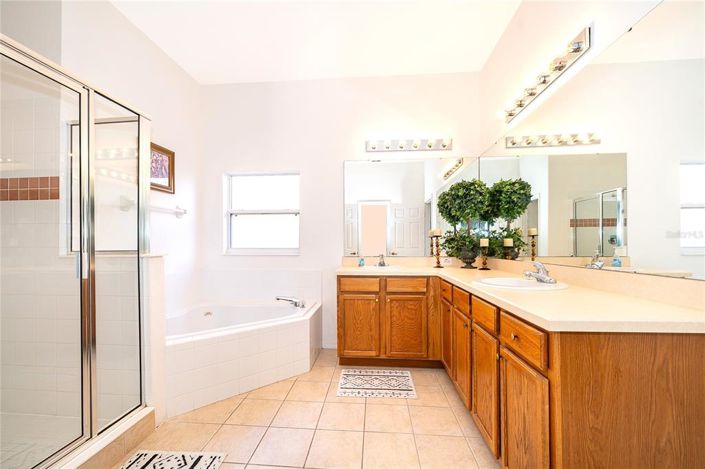 Image No.22-5 Bed House for sale