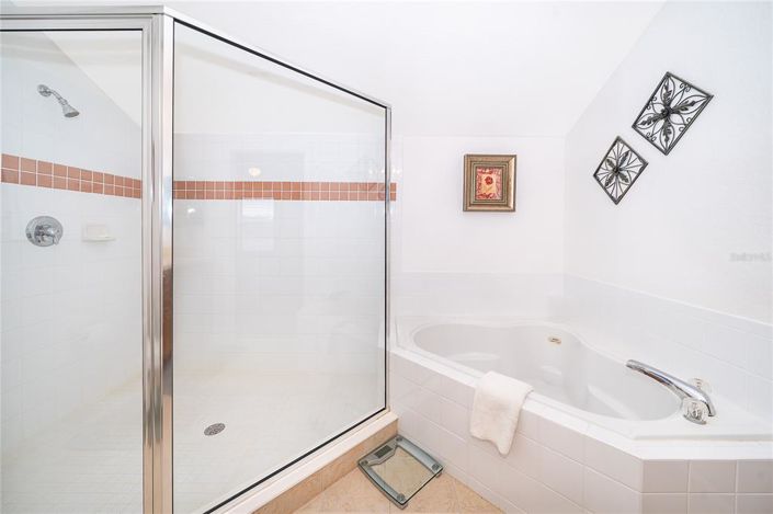 Image No.33-5 Bed House for sale