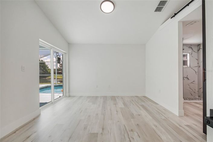 Image No.17-3 Bed House for sale