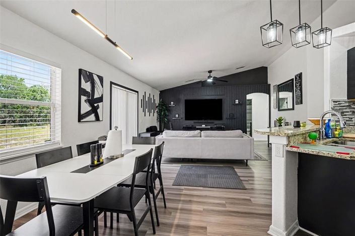 Image No.8-4 Bed House for sale