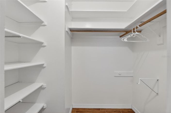 Image No.21-3 Bed House for sale