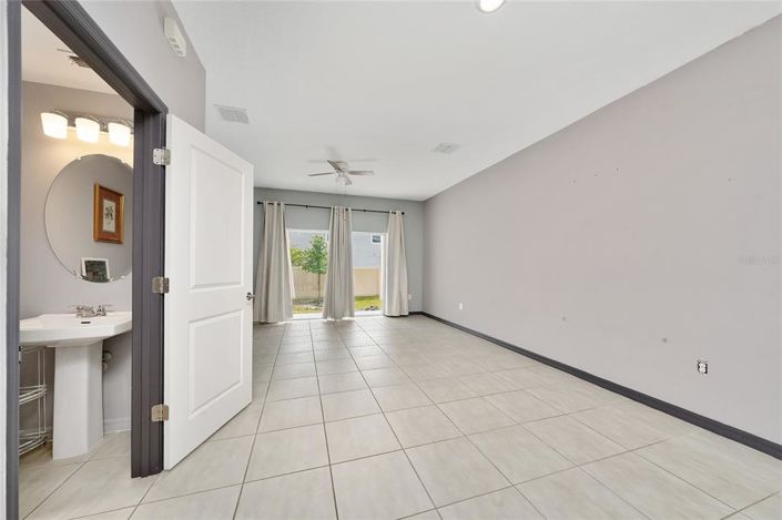 Image No.8-2 Bed Townhouse for sale